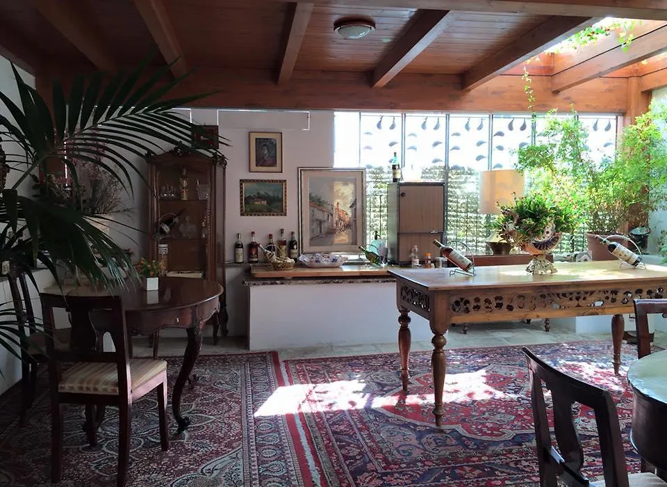 Bed And Breakfast Oz-1